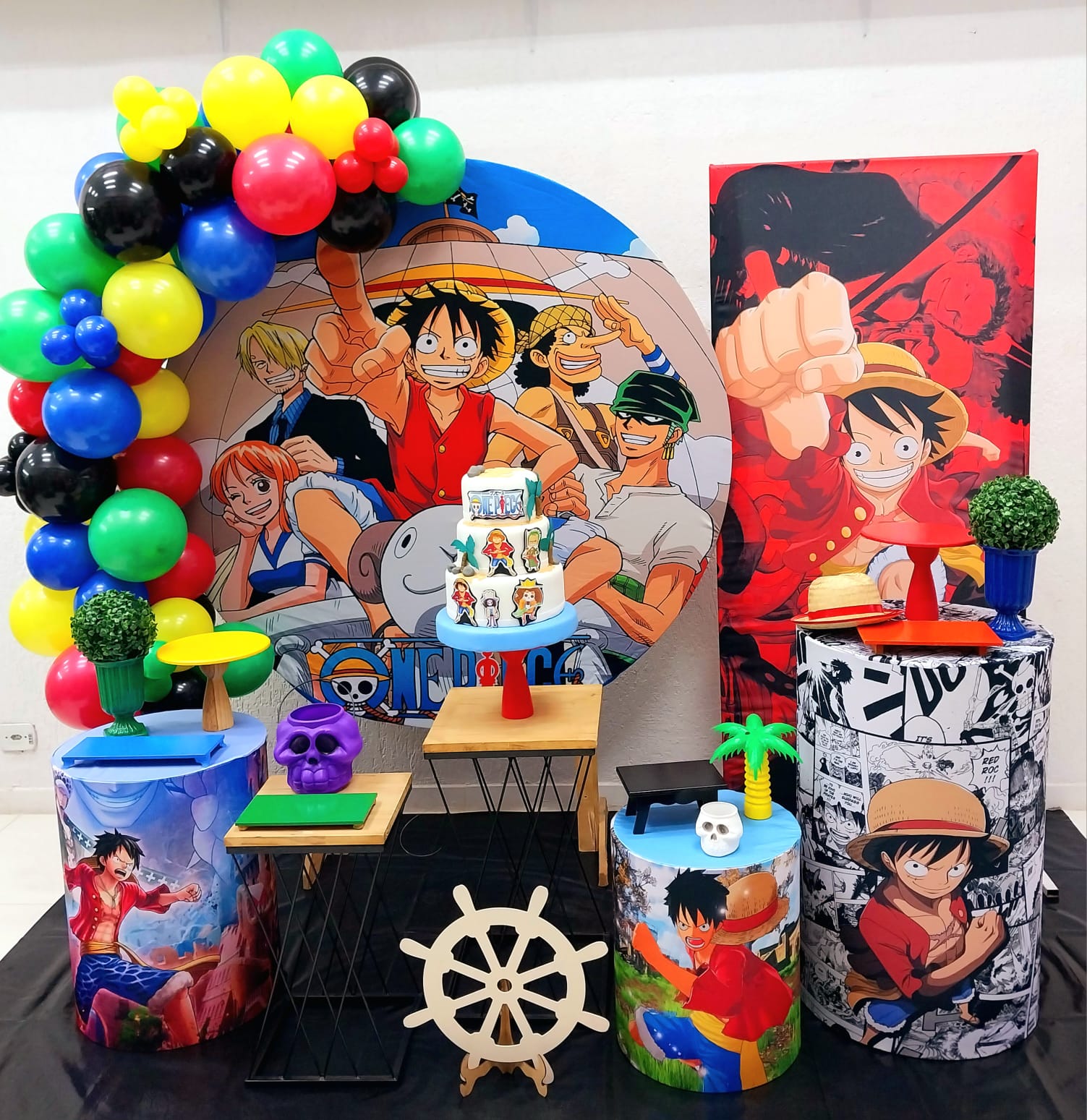 One Piece com Arco de Balões One Piece com Arco de Balões