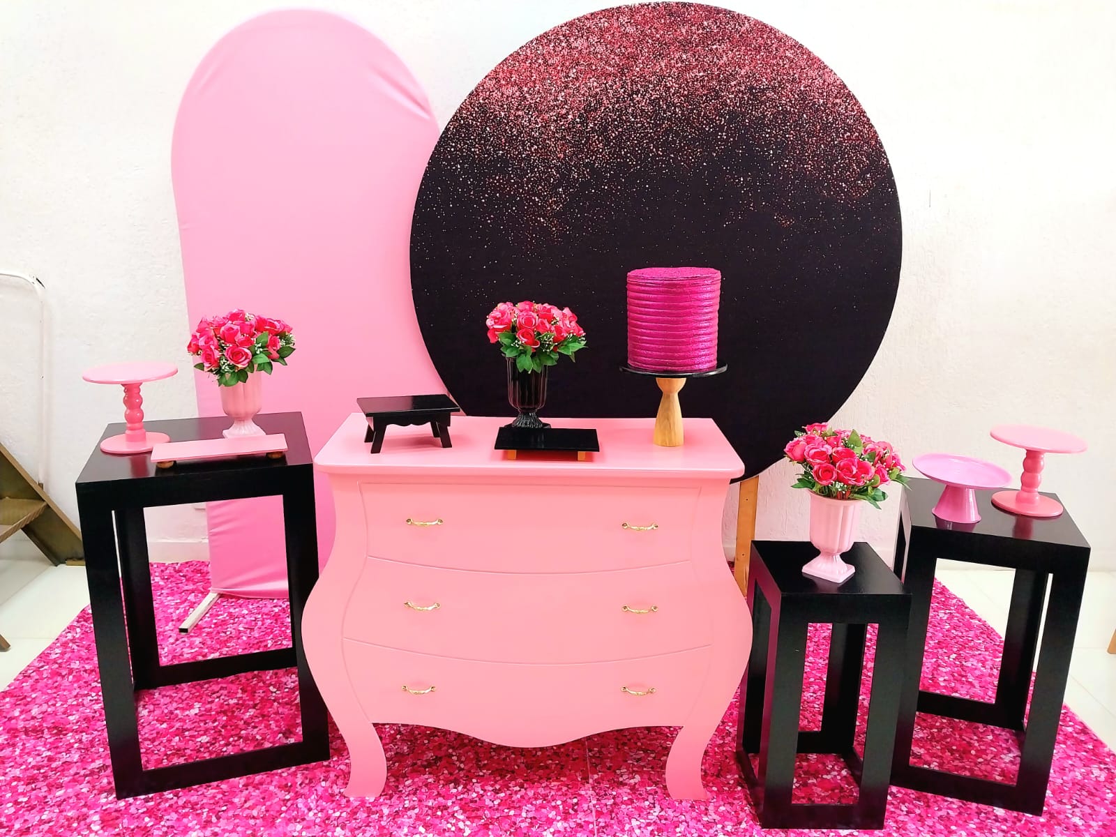 Preto com Pontos Rosa  com Arco de Balões